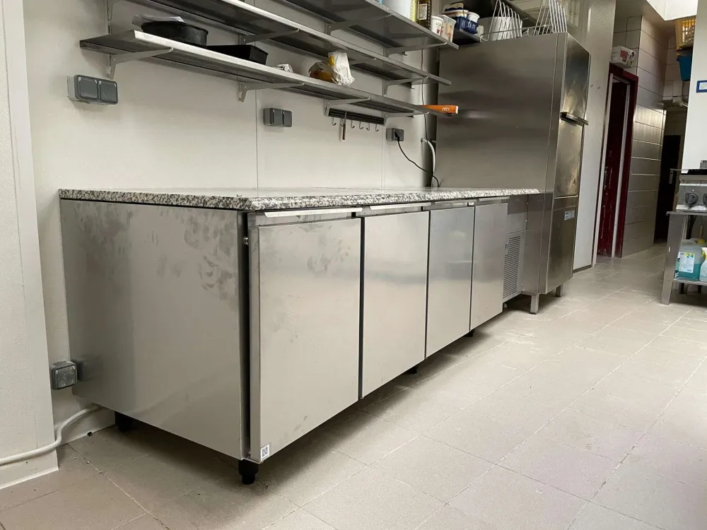 Table-frigo-1